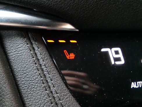 Certified 2022 Cadillac XT5 Luxury w/ LPO, Floor Liner Package image 20