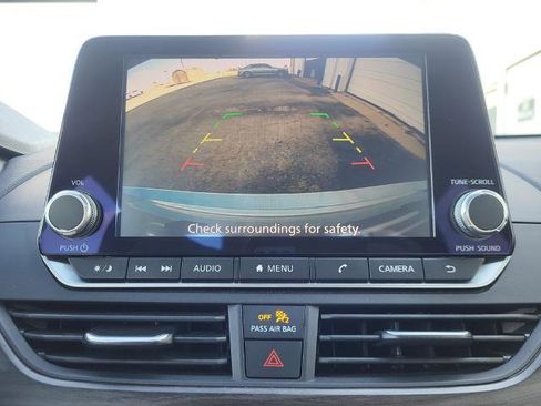 Used 2024 Nissan Altima 2.5 SV image 18