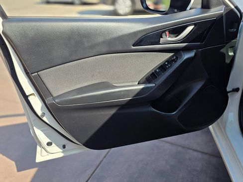 Used 2016 MAZDA MAZDA3 i Sport w/ Preferred Equipment Package image 28