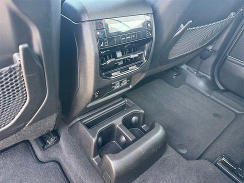 Used 2021 Jeep Grand Cherokee L Limited w/ Luxury Tech Group II image 11