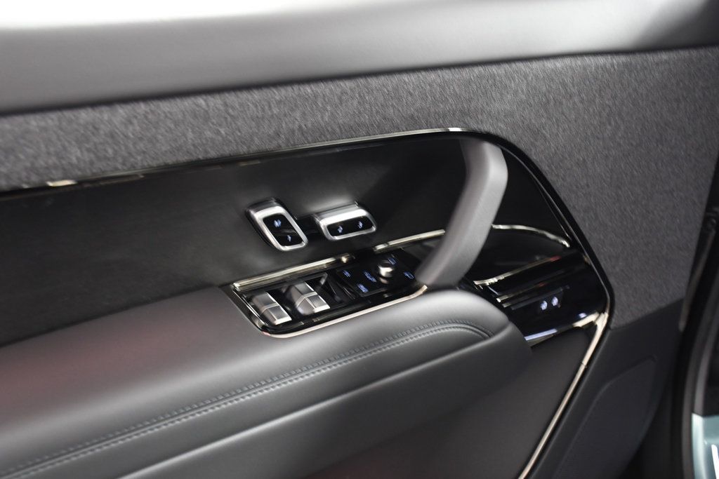 New 2026 Land Rover Range Rover Sport Dynamic SE AWD/4WD image 15