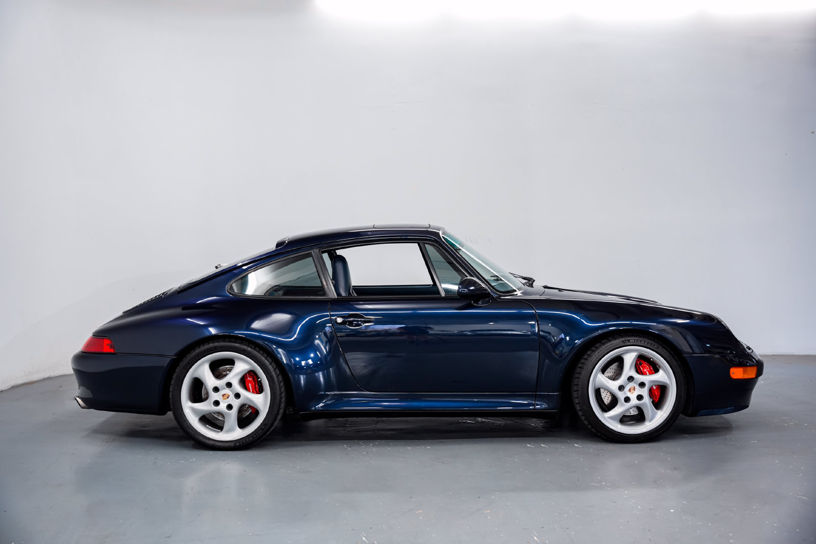 Used 1996 Porsche 911 Carrera 4S AWD/4WD image 2