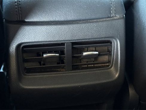 Used 2022 Ford Edge SEL image 16