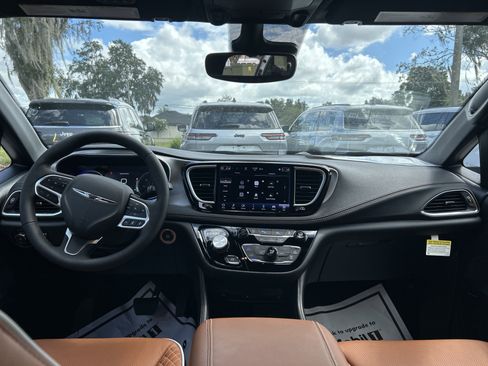 New 2026 Chrysler Pacifica Pinnacle image 62