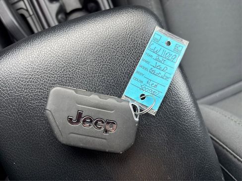 Used 2023 Jeep Gladiator Sport AWD/4WD image 36