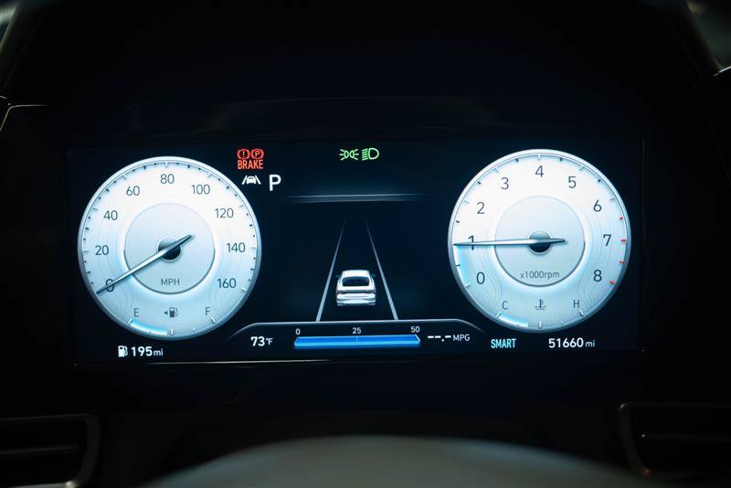 Used 2022 Hyundai Elantra SEL w/ Convenience Package FWD image 17