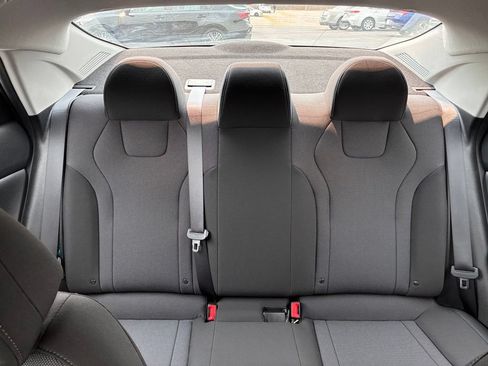 Used 2023 Hyundai Elantra SE FWD image 13