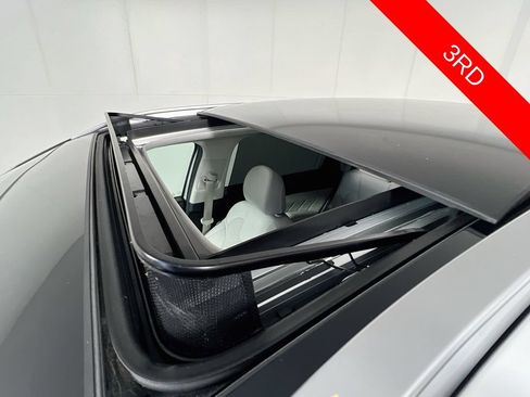 Certified 2023 Kia Sorento SX Prestige w/ Panoramic Sunroof Package AWD/4WD image 24
