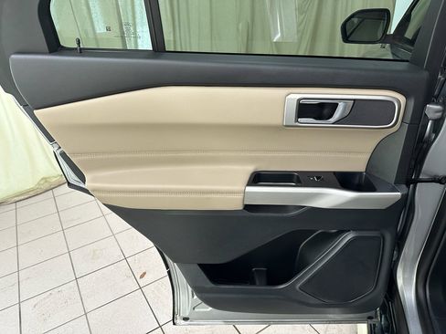 Used 2020 Ford Explorer XLT w/ Equipment Group 202A image 37