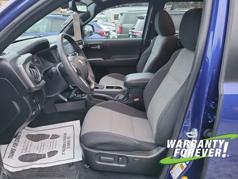 Used 2022 Toyota Tacoma TRD Off-Road w/ Technology Package image 13