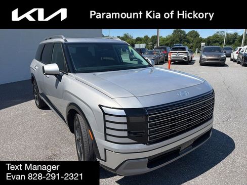 Used 2026 Hyundai Palisade Limited FWD image 3