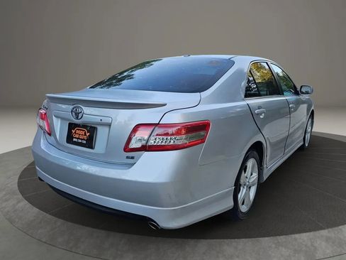 Used 2011 Toyota Camry SE image 9