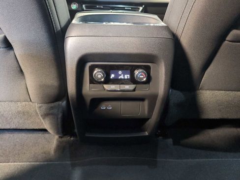 New 2026 Chevrolet Traverse LT image 21