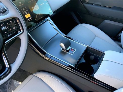 New 2026 Land Rover Range Rover Velar S image 10