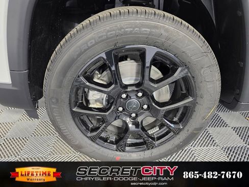 New 2026 Jeep Compass Latitude image 9