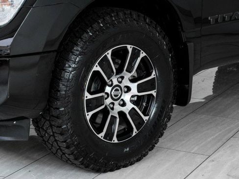 Used 2021 Nissan Titan SV w/ SV Convenience Package AWD/4WD image 50