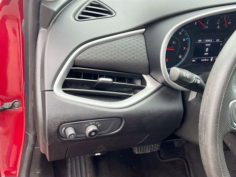 Used 2024 Chevrolet Malibu LT FWD image 10
