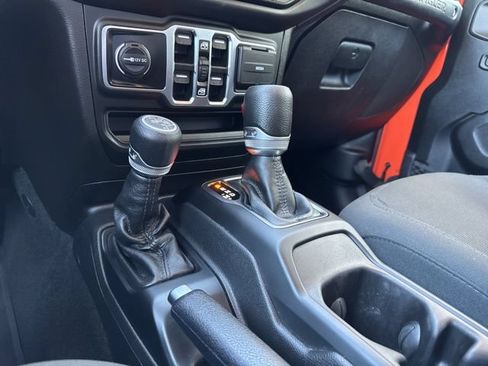Used 2023 Jeep Wrangler Unlimited w/ Convenience Group AWD/4WD image 15