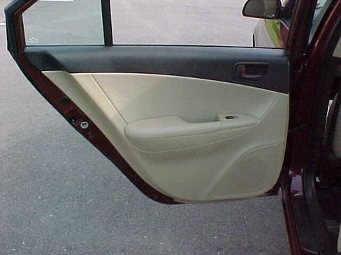 Used 2010 Hyundai Sonata GLS FWD image 12