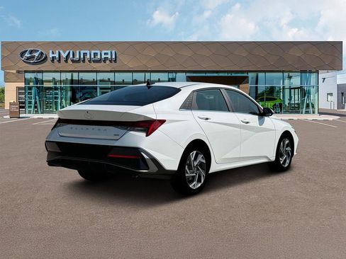 New 2025 Hyundai Elantra Limited image 7