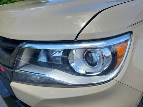 Used 2021 Chevrolet Colorado Z71 AWD/4WD image 32