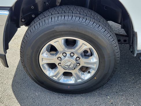 Used 2024 RAM 2500 Big Horn AWD/4WD image 7