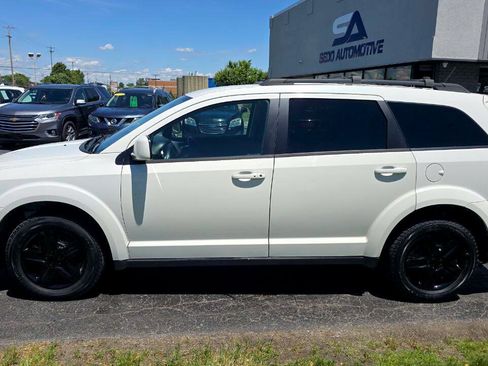 Used 2014 Dodge Journey SXT FWD image 3