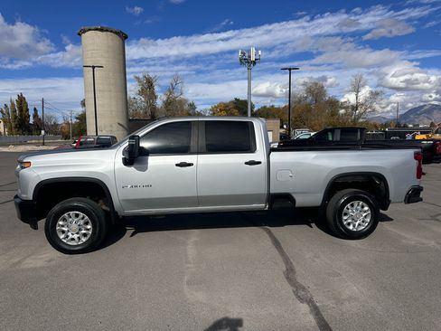 Used 2022 Chevrolet Silverado 2500 Custom w/ Custom Value Package image 4