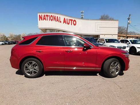 Used 2025 Genesis GV70 2.5T AWD/4WD image 4