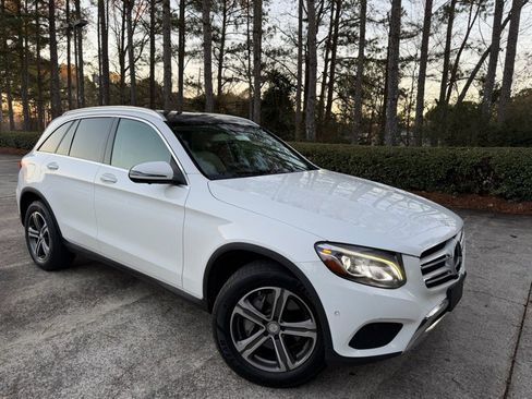 Used 2017 Mercedes-Benz GLC 300 4MATIC image 12