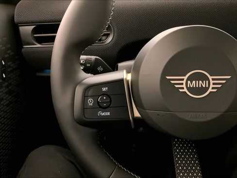 Used 2026 MINI Cooper 2-Door Hardtop FWD image 18