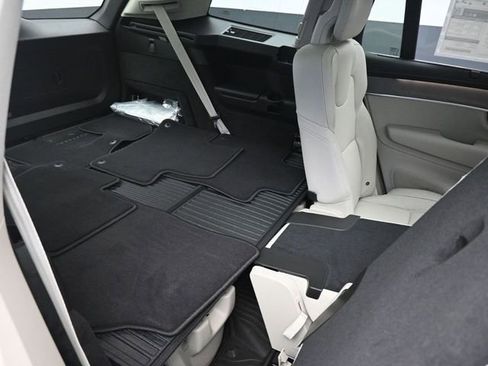 New 2026 Volvo XC90 B6 Ultra w/ Protection Package image 28