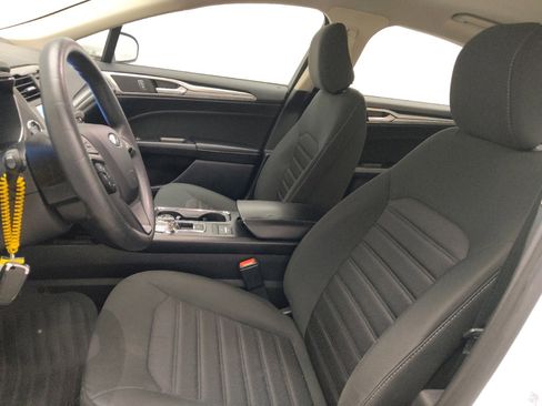Used 2020 Ford Fusion SE FWD image 17