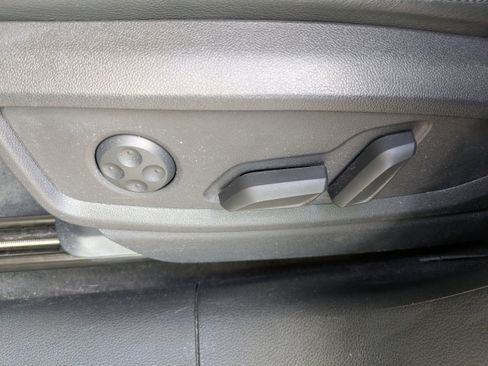 Used 2022 Audi Q5 2.0T Premium image 19