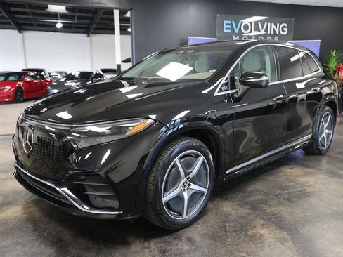 Used 2023 Mercedes-Benz EQS 580 4MATIC SUV image 4