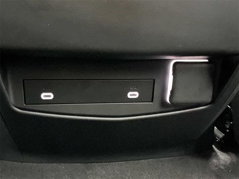 Used 2022 Cadillac Escalade Premium Luxury image 22