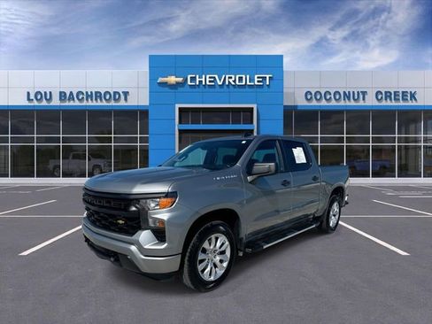 Used 2025 Chevrolet Silverado 1500 Custom image 4