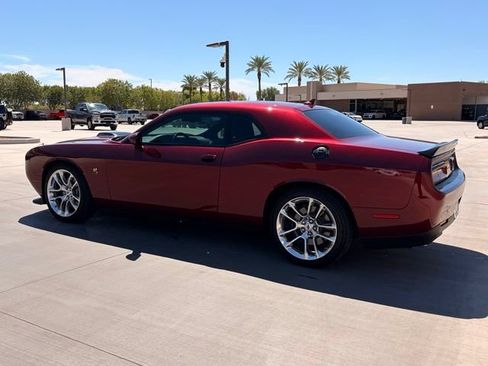 Certified 2022 Dodge Challenger R/T Scat Pack w/ Shaker Package RWD image 9