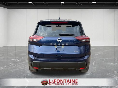 Used 2025 Nissan Rogue SV image 7