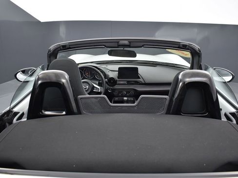 Used 2019 MAZDA MX-5 Miata Club image 18