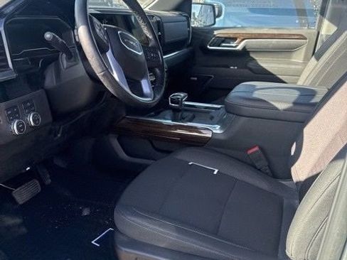 Used 2025 GMC Sierra 1500 Elevation image 16
