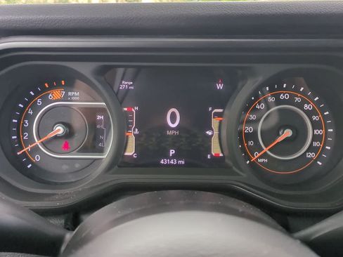 Used 2024 Jeep Wrangler Unlimited Sport AWD/4WD image 32
