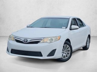 Used 2014 Toyota Camry LE video 1