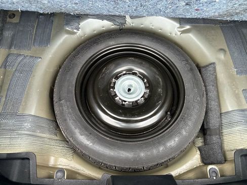 Used 2012 Ford Fusion Hybrid image 13