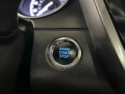 Used 2020 Toyota Camry SE image 16