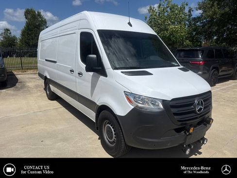 Used 2024 Mercedes-Benz Sprinter 2500 image 1