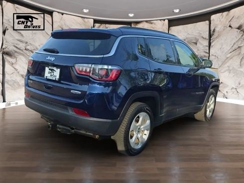 Used 2021 Jeep Compass Latitude w/ Convenience Group AWD/4WD image 4