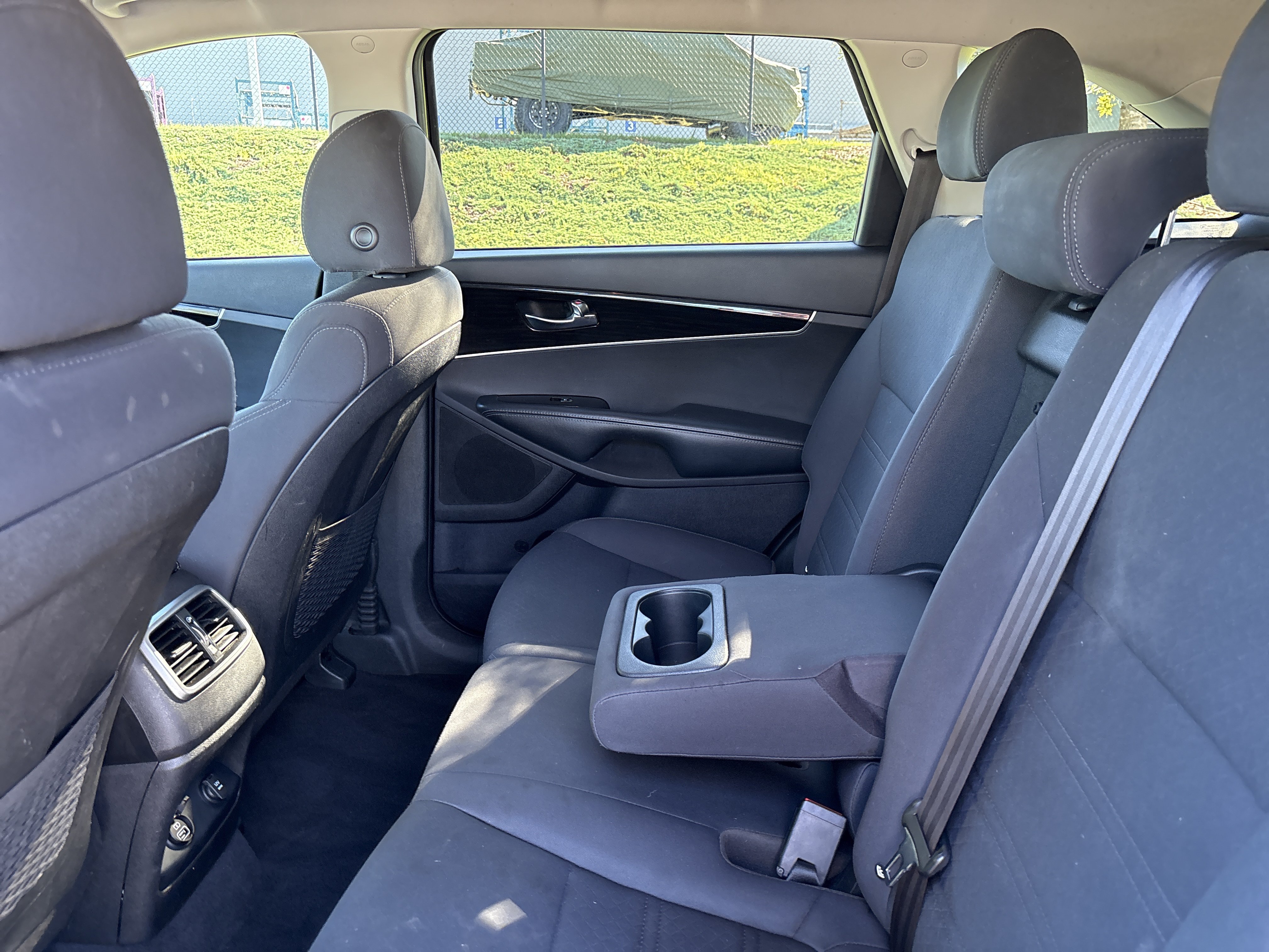 Used 2020 Kia Sorento FWD V6 image 32