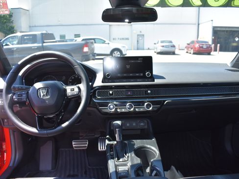 Used 2025 Honda Civic Sport image 29