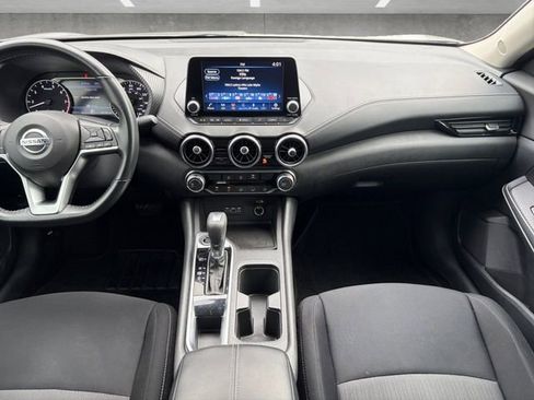 Used 2022 Nissan Sentra SV image 3
